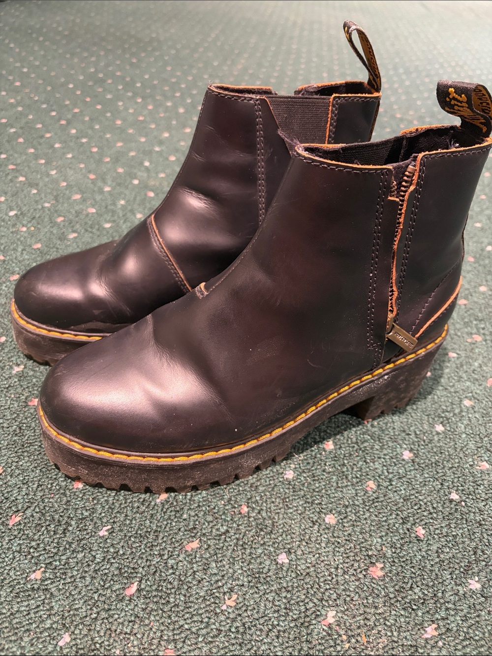 Doc Marten Chelsea Boot - Women